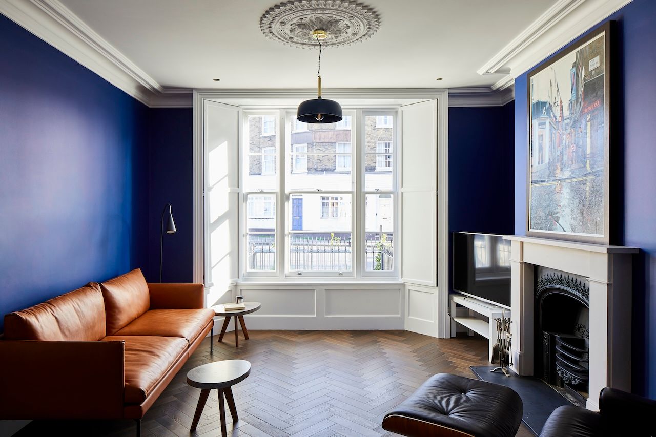 TRIPLE-GLAZED SASH WINDOWS