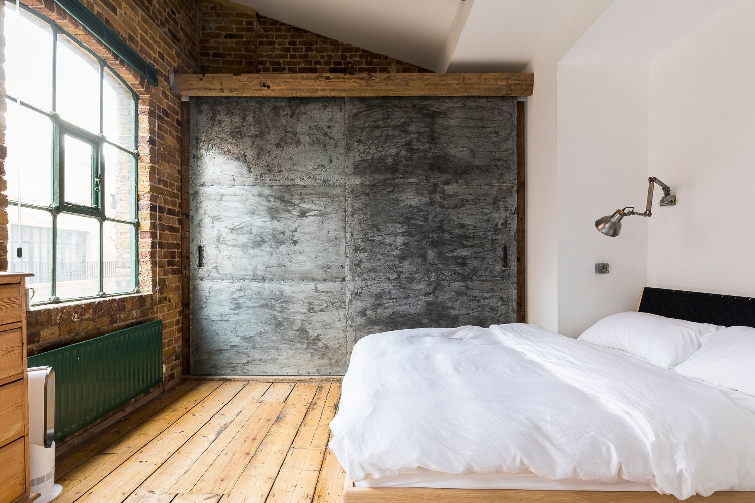 BESPOKE BEDROOM FURNITURE