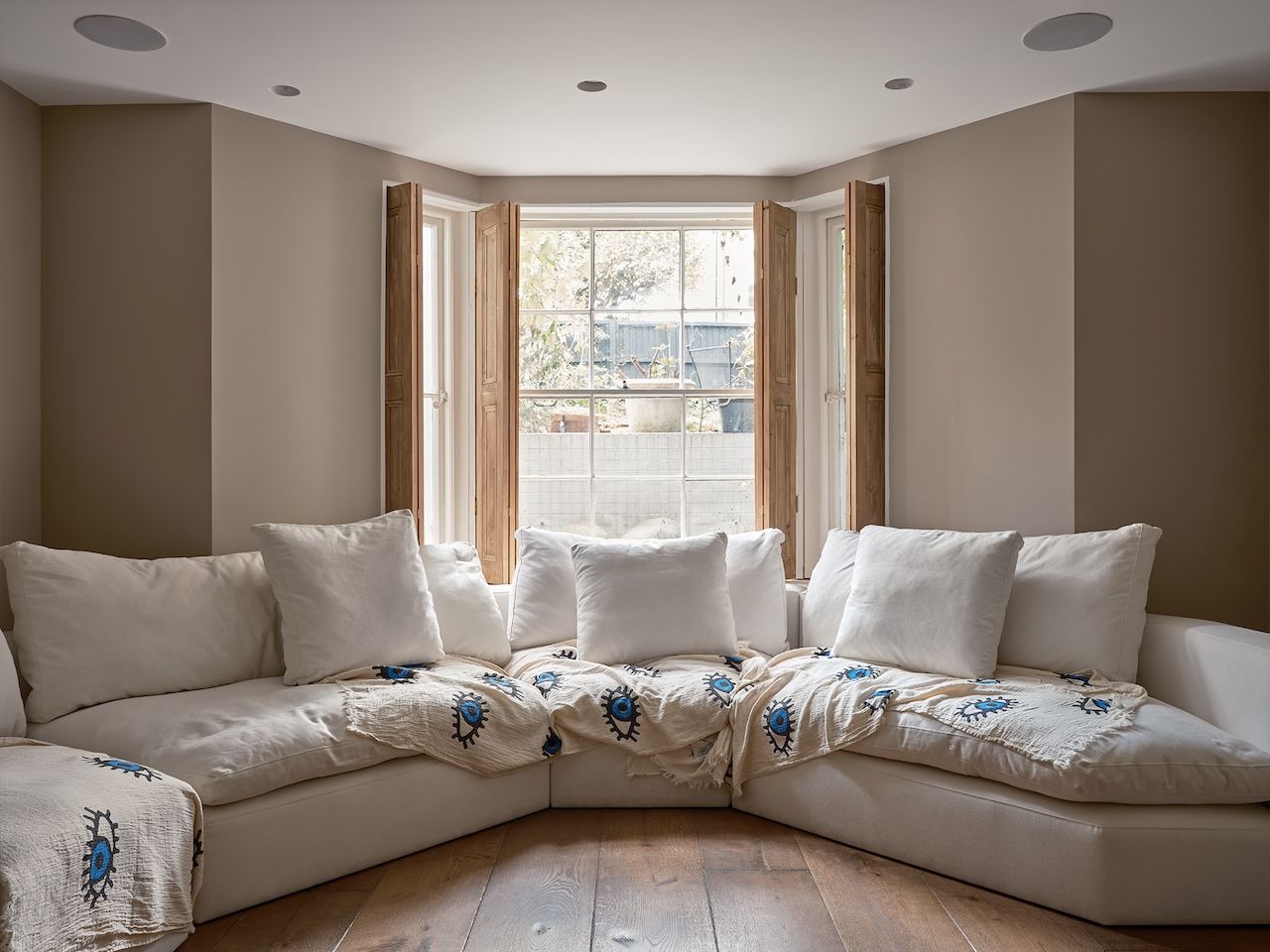 OUR BESPOKE SASH WINDOWS