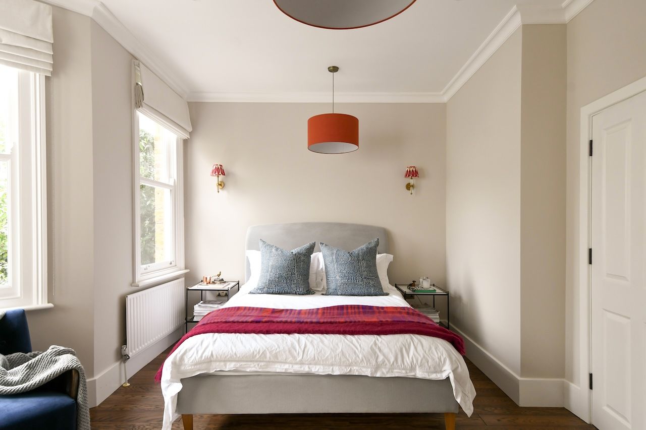 Relaxed with touches of vivacity