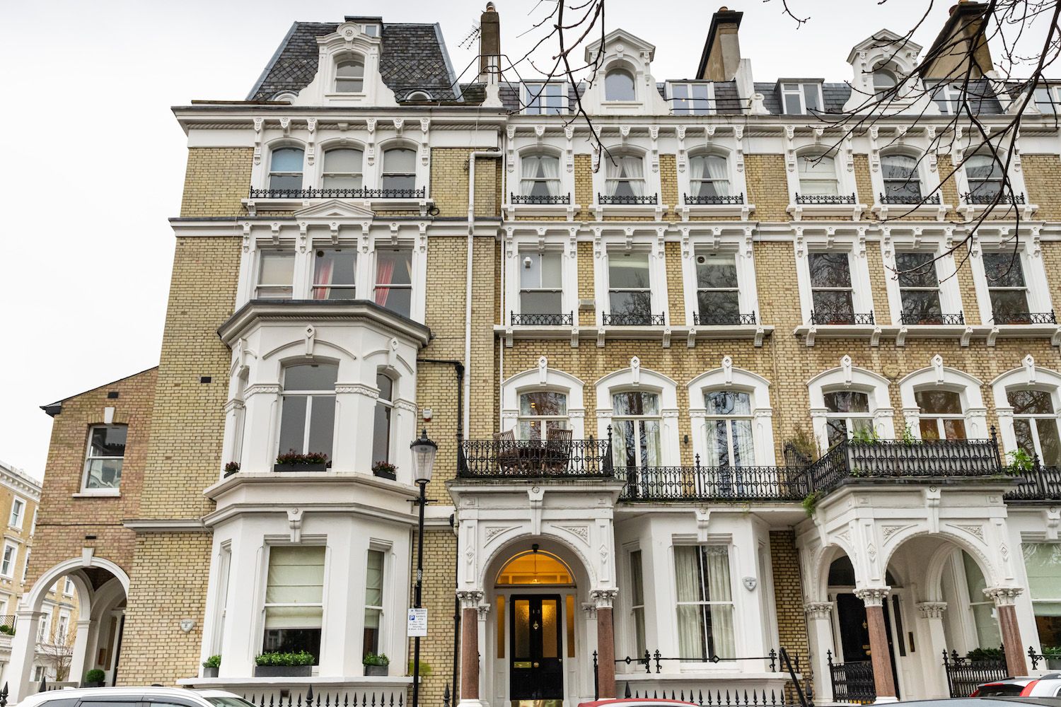 FLAT REFURBISHMENT IN SOUTH KENSINGTON, LONDON